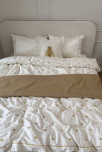Conjunto de roupa de cama com estampa de abelhas - 4 peças