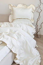 Conjunto de cama com babados em tons creme - 4 peças